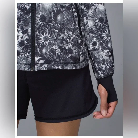 Lululemon Bring Back The Track Jacket Flowabunga Black Angel Wing W4D99S floral - Picture 12 of 15